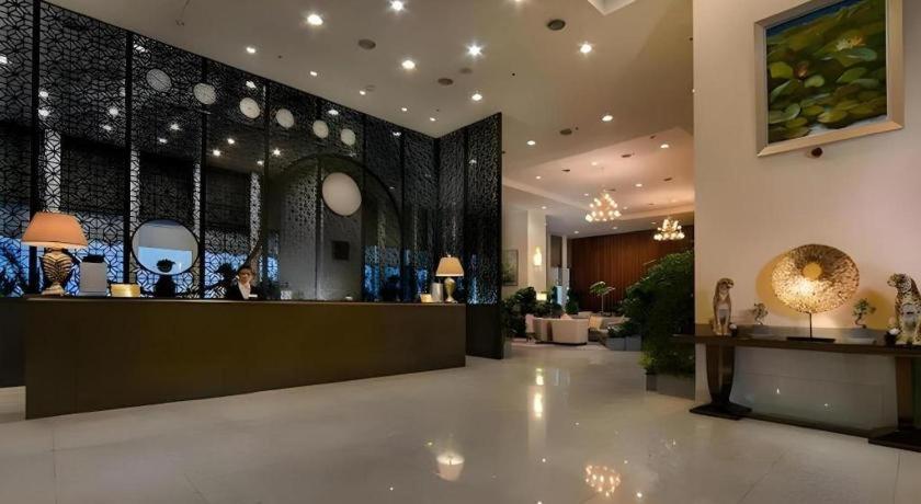 Calidas Landmark72 Royal 5* Hanoi