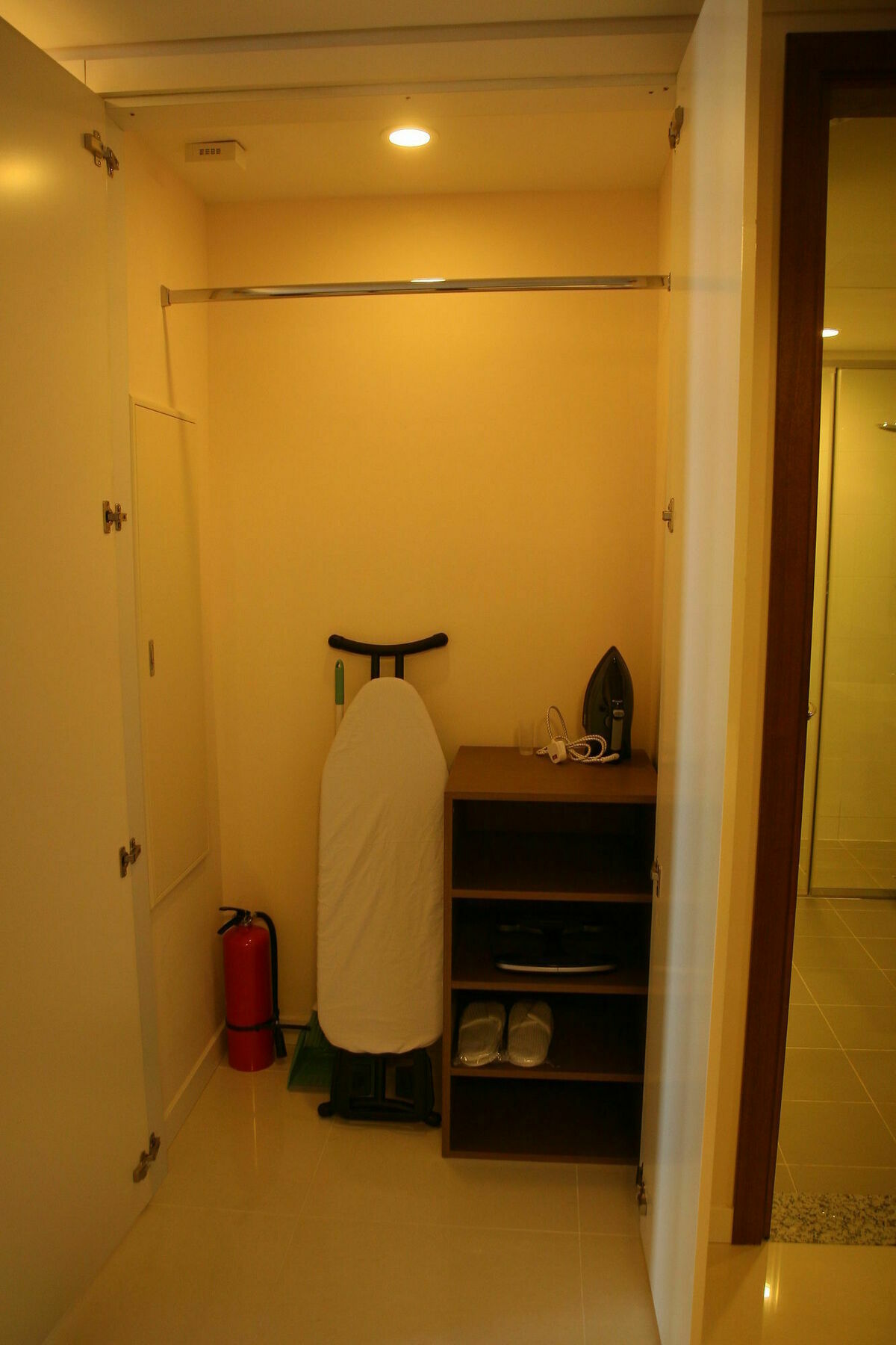 Calidas Landmark72 Royal Hotel 5*