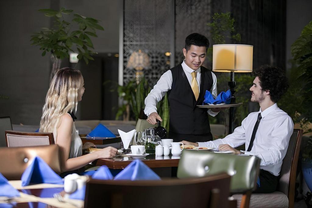 Calidas Landmark72 Royal Hotel 5*