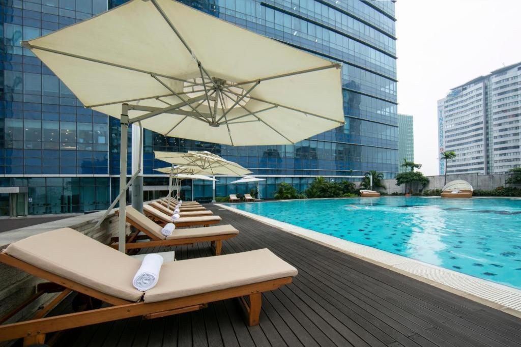Calidas Landmark72 Royal Hotel 5*