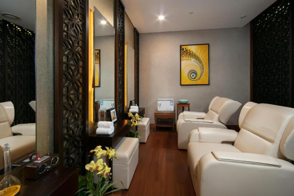 Calidas Landmark72 Royal Hanoi